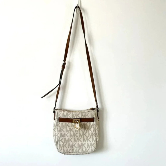 Michael Kors Hamilton Monogram Crossbody Messenger  Purse Bag Vanilla - Picture 3 of 8